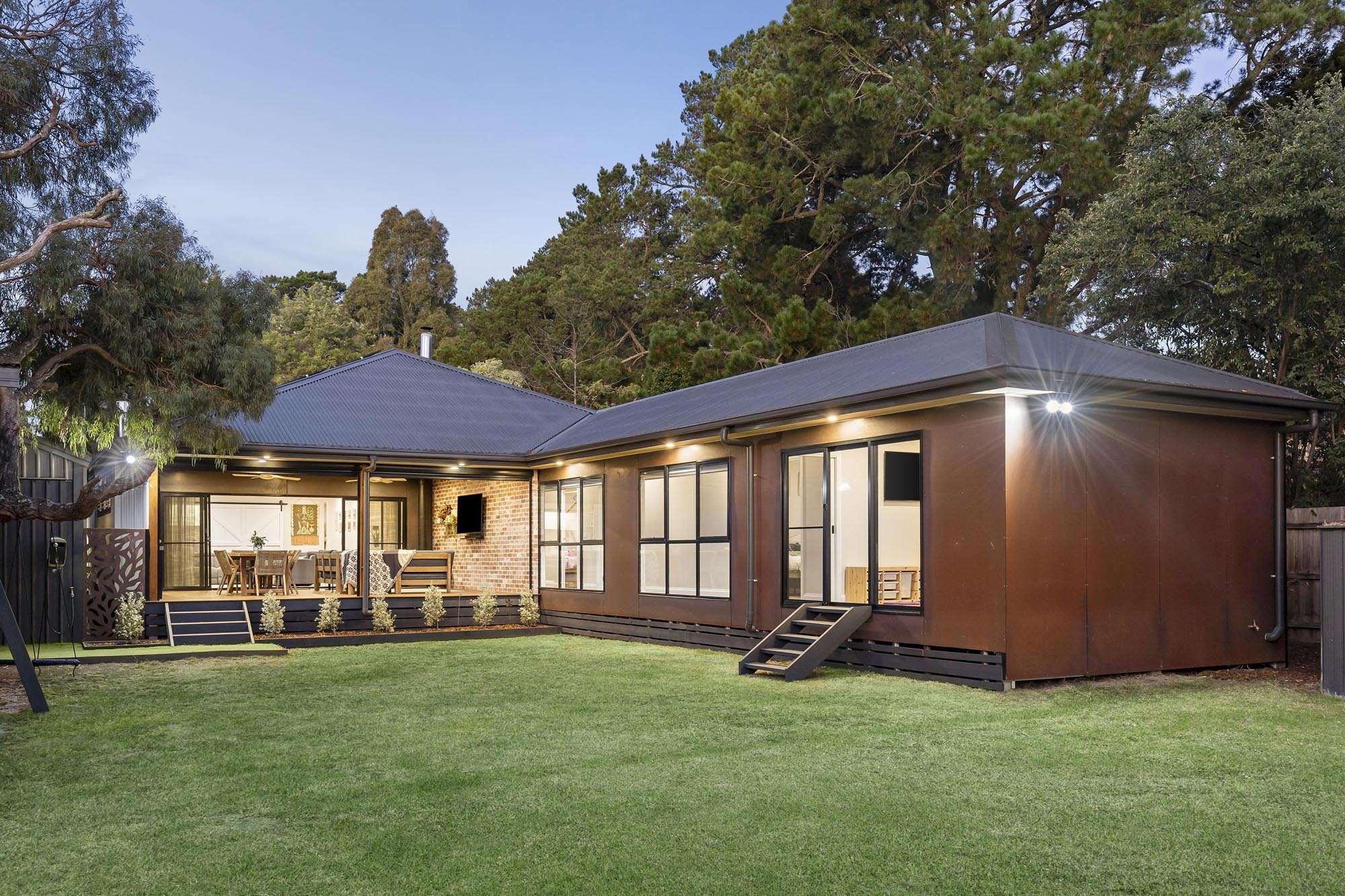 22 Gladys Grove 487