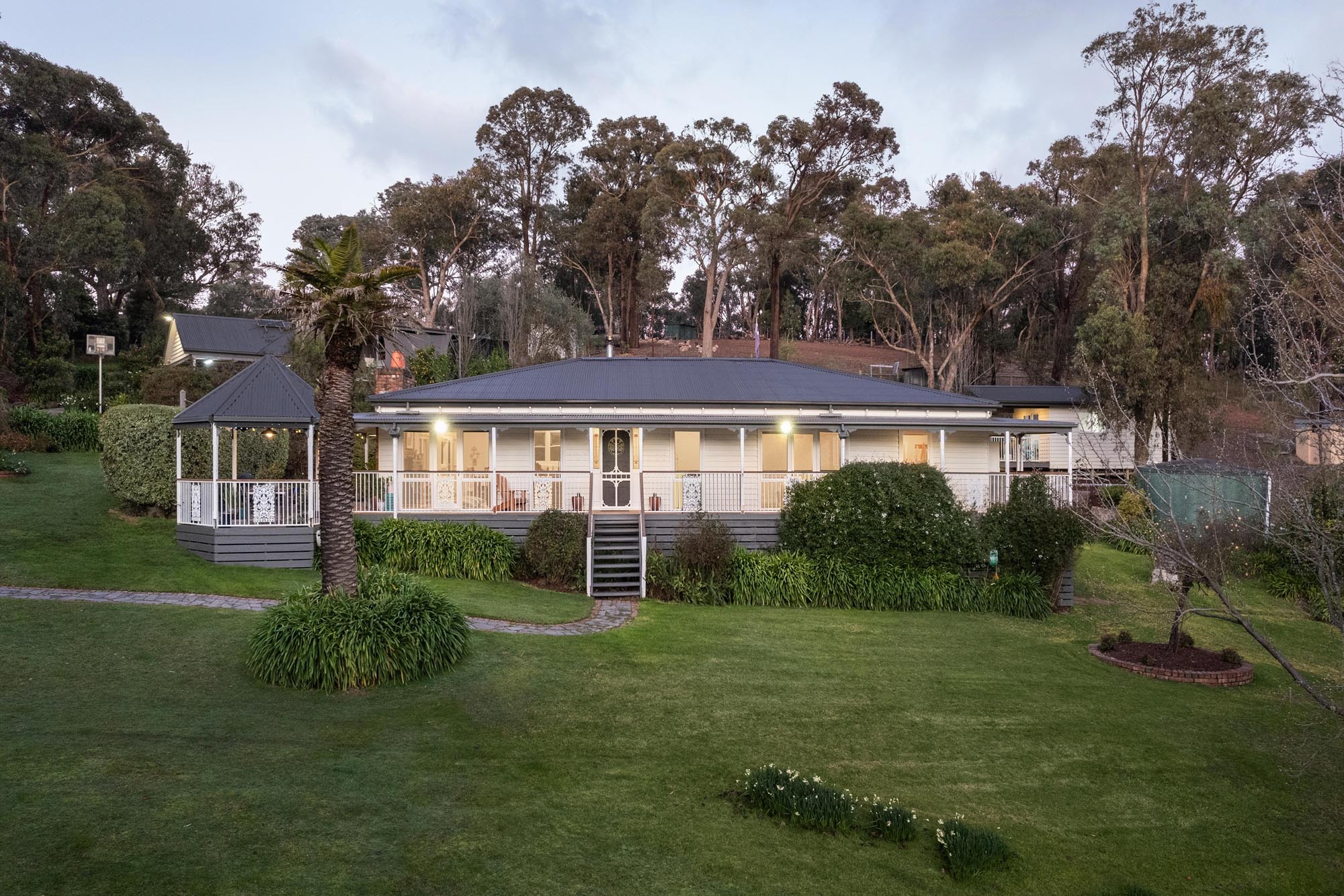 910 Kangaroo Ground